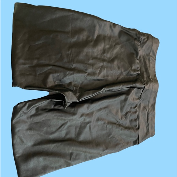 Faux leather leggings - Picture 2 of 3